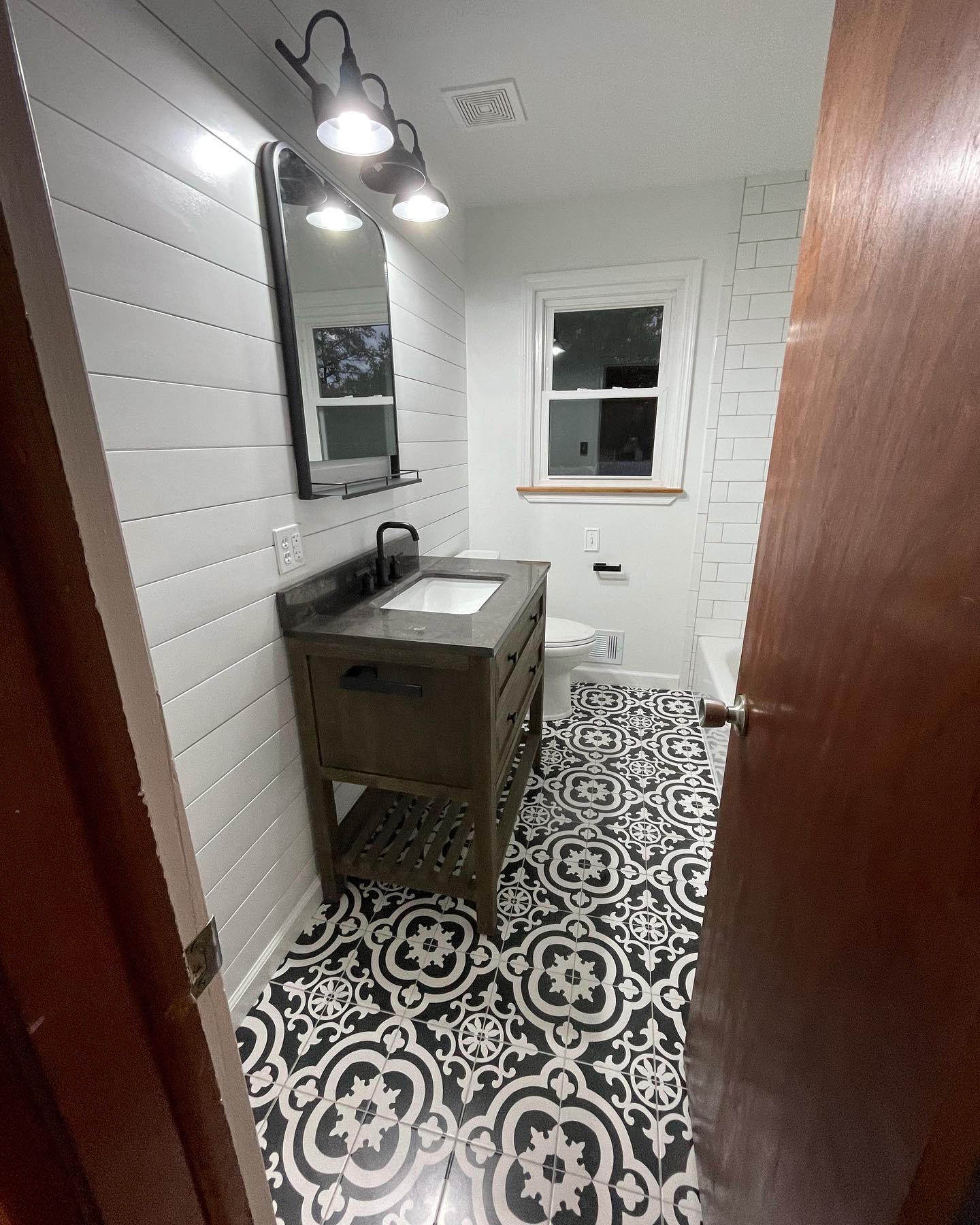 Affordable bathroom remodel near Momence