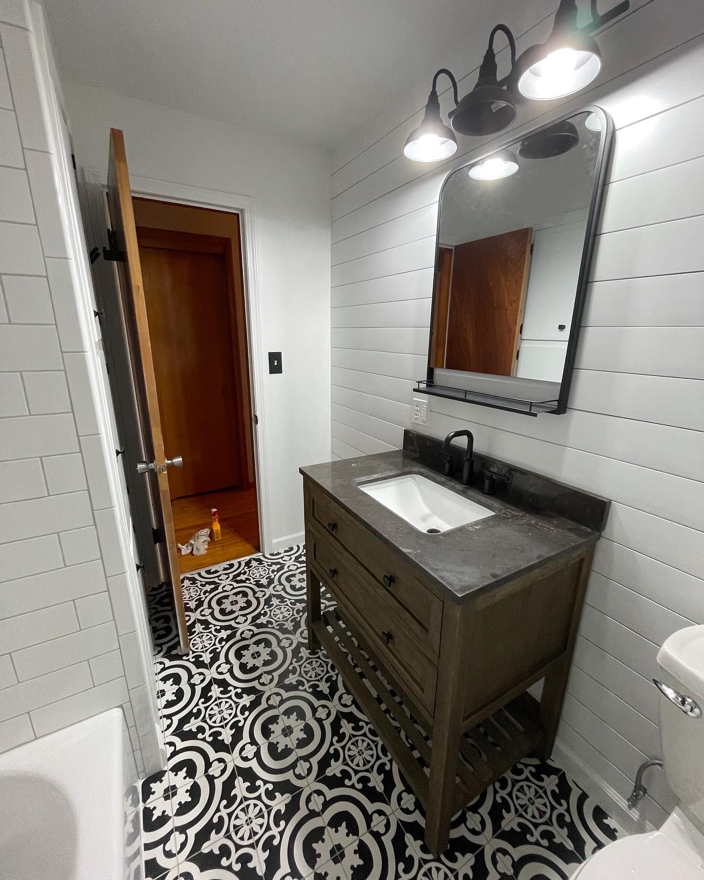 Affordable bathroom renovation near Manteno
