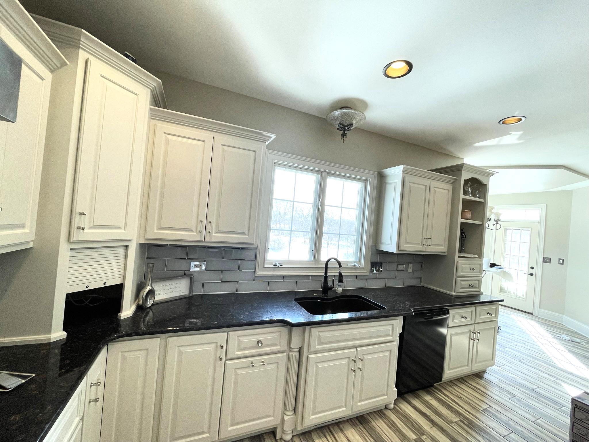 Cabinet painting in Bourbonnais