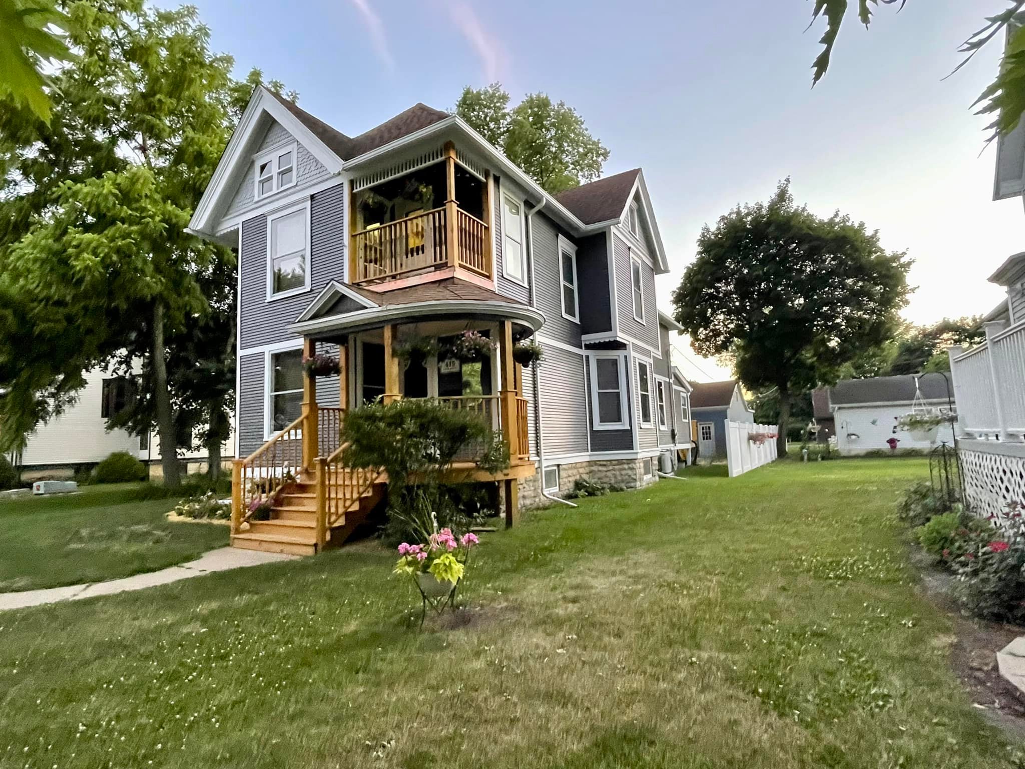 Professional house exterior painting in Bourbonnais, tailored for local weather conditions.